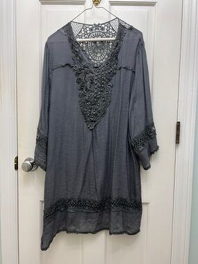 Boho Crochet-Trim Tunic Top - Gray